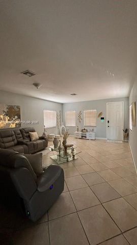 11382 SW 242nd St, Homestead, FL 33032