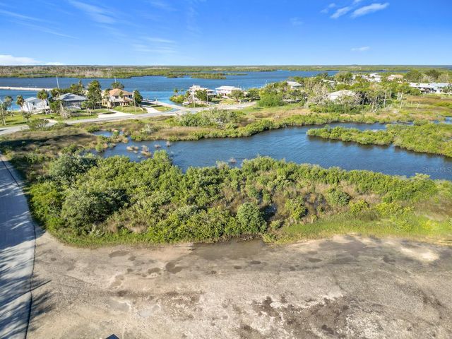 14101 W ST MARTINS ROAD, Crystal River, FL 34429