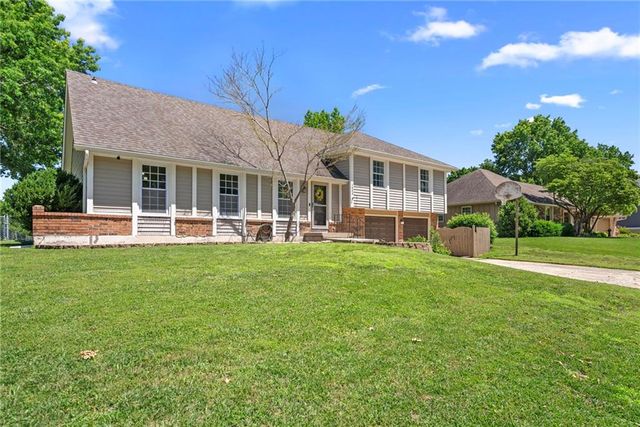 1600 SW 24th Street, Blue Springs, MO 64015