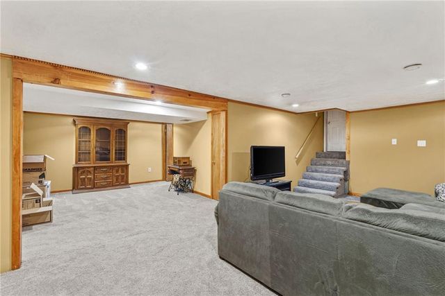 1600 SW 24th Street, Blue Springs, MO 64015
