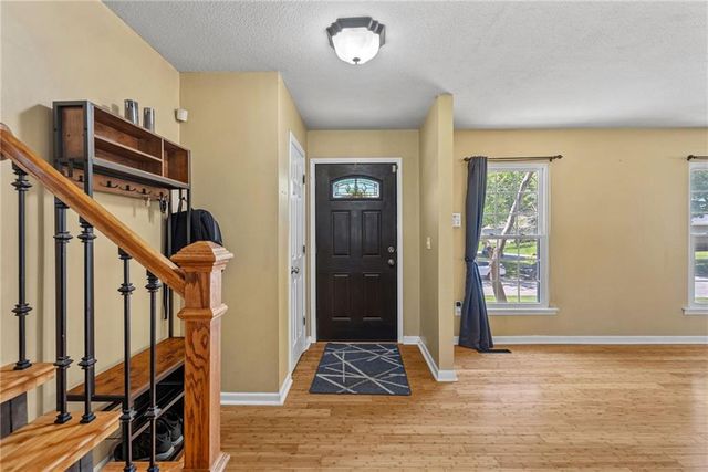 1600 SW 24th Street, Blue Springs, MO 64015