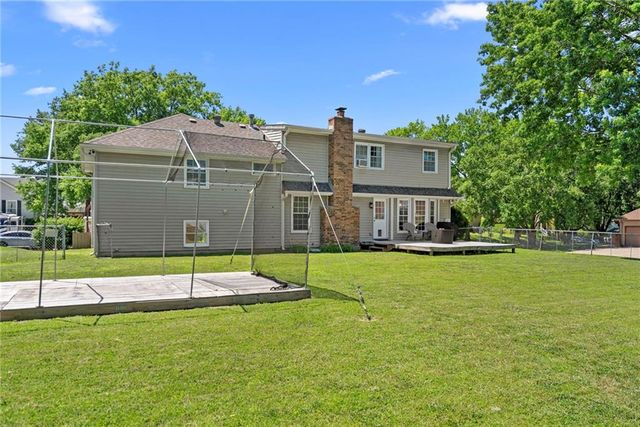 1600 SW 24th Street, Blue Springs, MO 64015