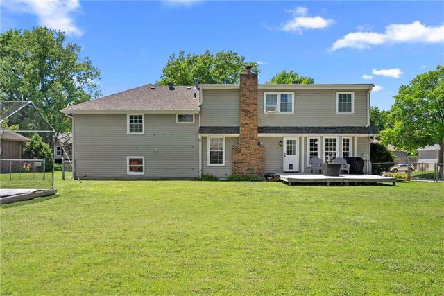 1600 SW 24th Street, Blue Springs, MO 64015