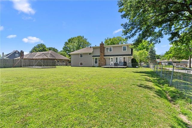 1600 SW 24th Street, Blue Springs, MO 64015