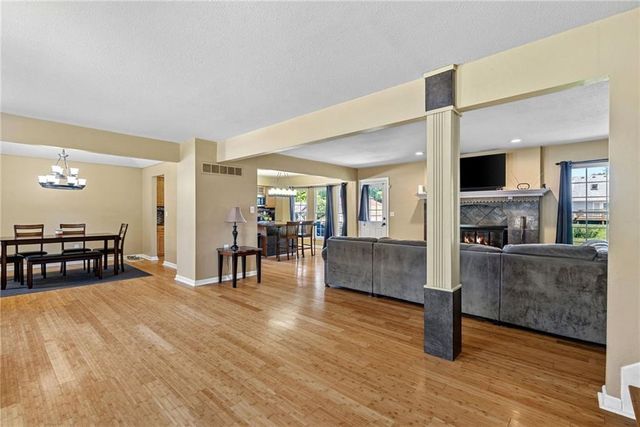 1600 SW 24th Street, Blue Springs, MO 64015