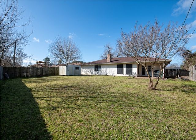 3003 Pierre Place, College Station, TX 77845
