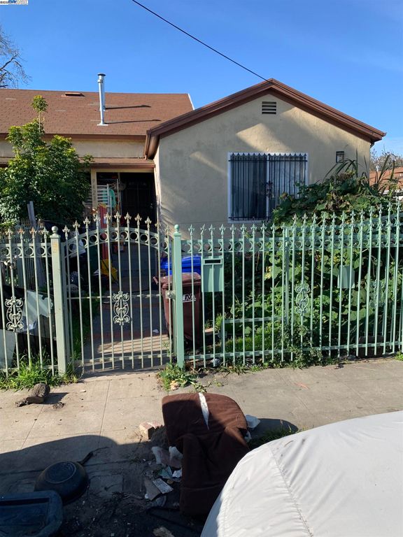 9423 C St., Oakland, CA 94603