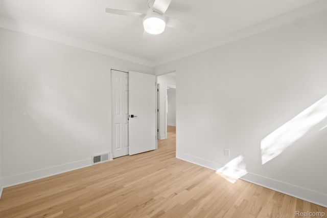 23007 Frederick Avenue, Farmington, MI 48336