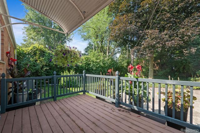 23007 Frederick Avenue, Farmington, MI 48336