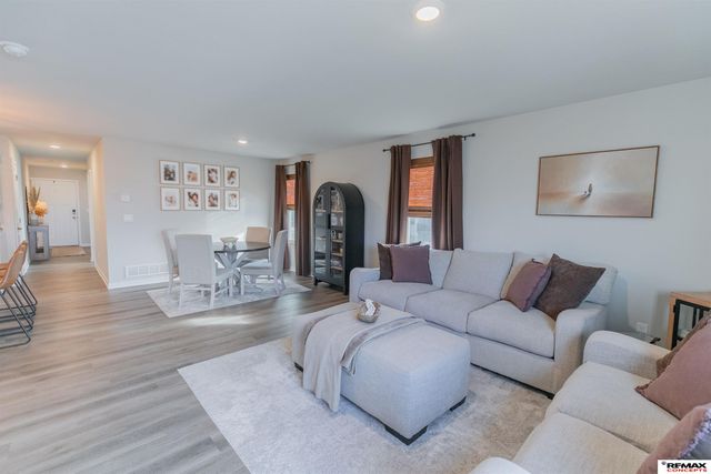 10818 S 178th Street, Omaha, NE 68136