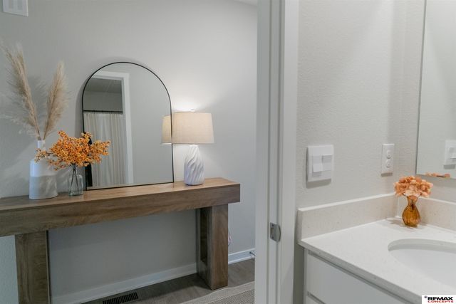 10818 S 178th Street, Omaha, NE 68136