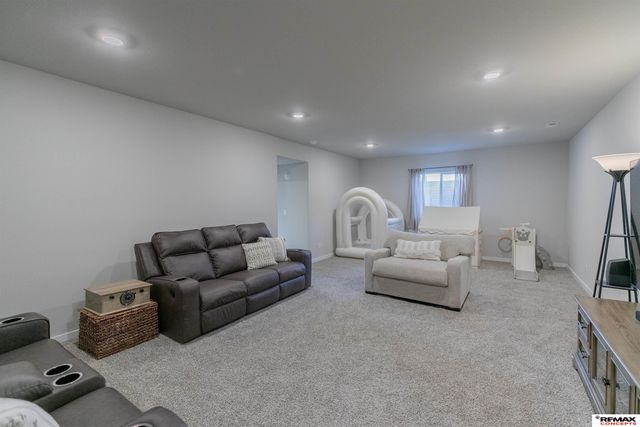 10818 S 178th Street, Omaha, NE 68136