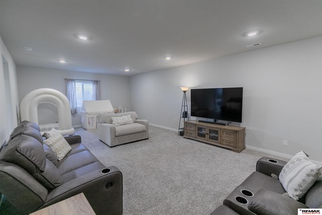 10818 S 178th Street, Omaha, NE 68136