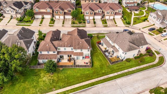 16030 Summerville Lake Drive, Tomball, TX 77377