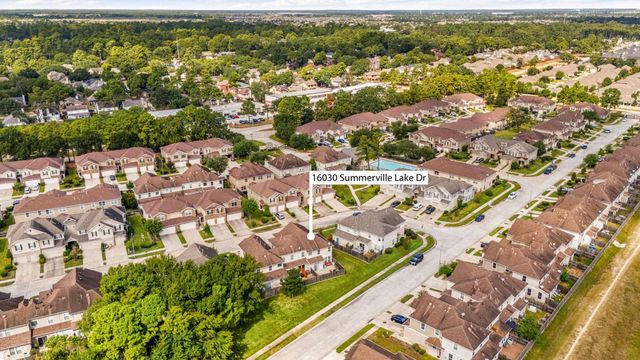 16030 Summerville Lake Drive, Tomball, TX 77377