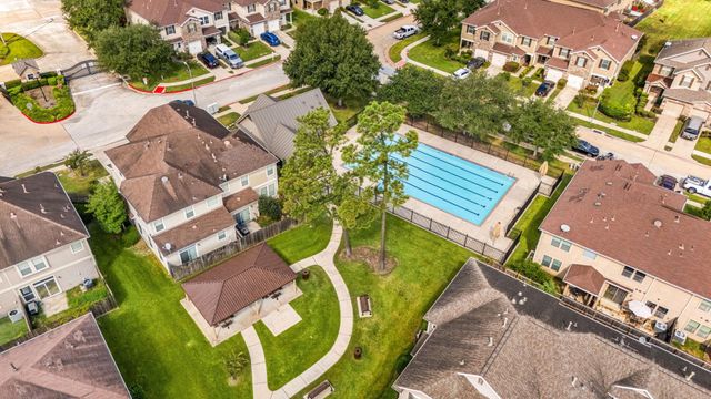 16030 Summerville Lake Drive, Tomball, TX 77377