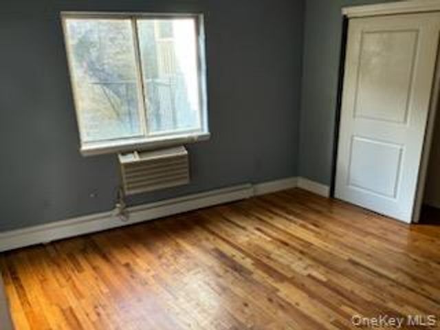 1987 Cruger Avenue, Bronx, NY 10462