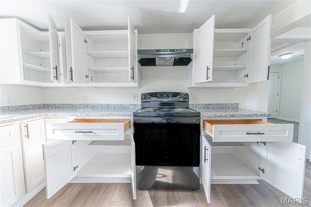 803 S 4th Street, De Soto, MO 63020