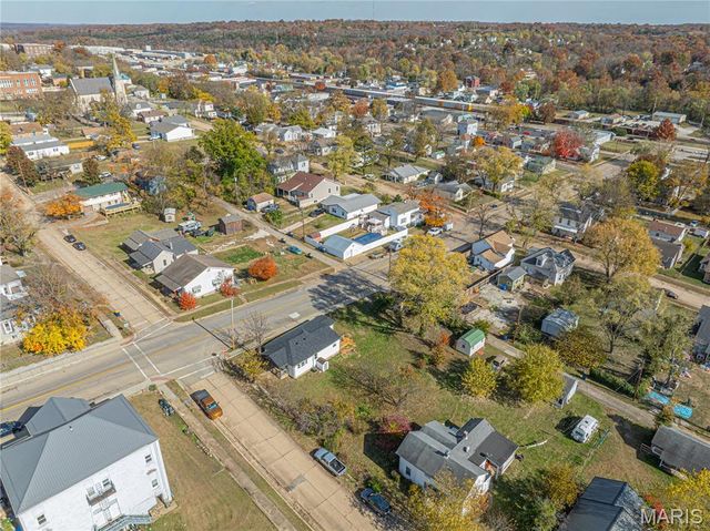 803 S 4th Street, De Soto, MO 63020