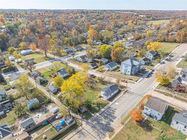 803 S 4th Street, De Soto, MO 63020