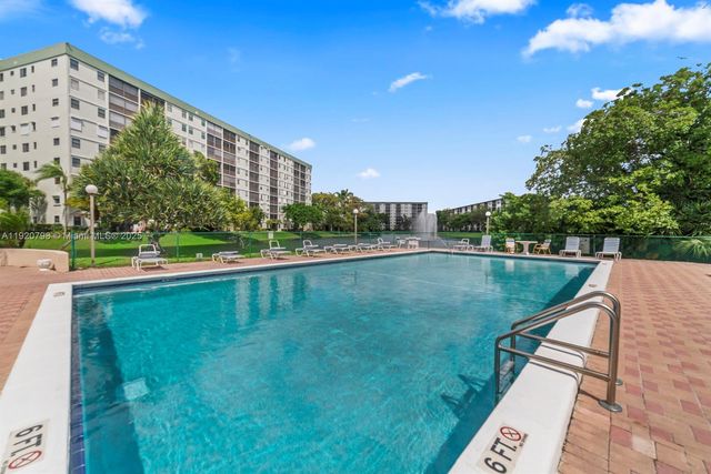 2311 S Cypress Bend Dr 217A, Pompano Beach, FL 33069