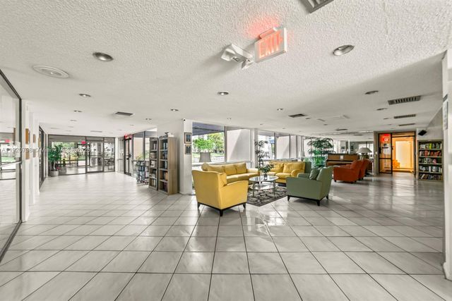 2311 S Cypress Bend Dr 217A, Pompano Beach, FL 33069