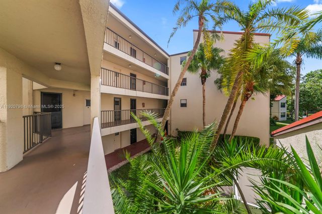 2311 S Cypress Bend Dr 217A, Pompano Beach, FL 33069