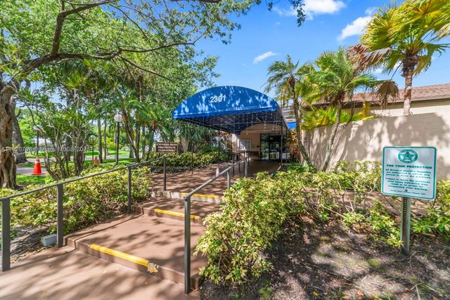 2311 S Cypress Bend Dr 217A, Pompano Beach, FL 33069