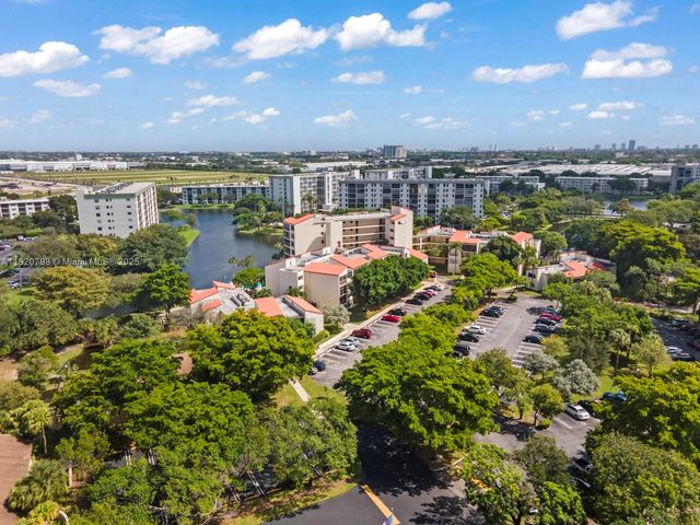 2311 S Cypress Bend Dr 217A, Pompano Beach, FL 33069