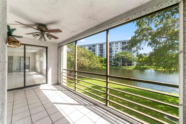 2311 S Cypress Bend Dr 217A, Pompano Beach, FL 33069