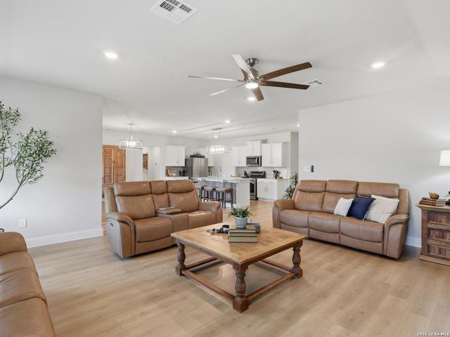 3171 IRON CYN, Bulverde, TX 78163