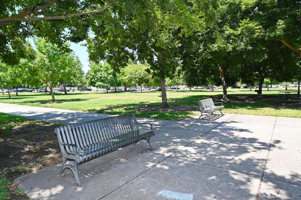 Image 39 of property listing at 870 N Bush Avenue, Clovis, CA 93611