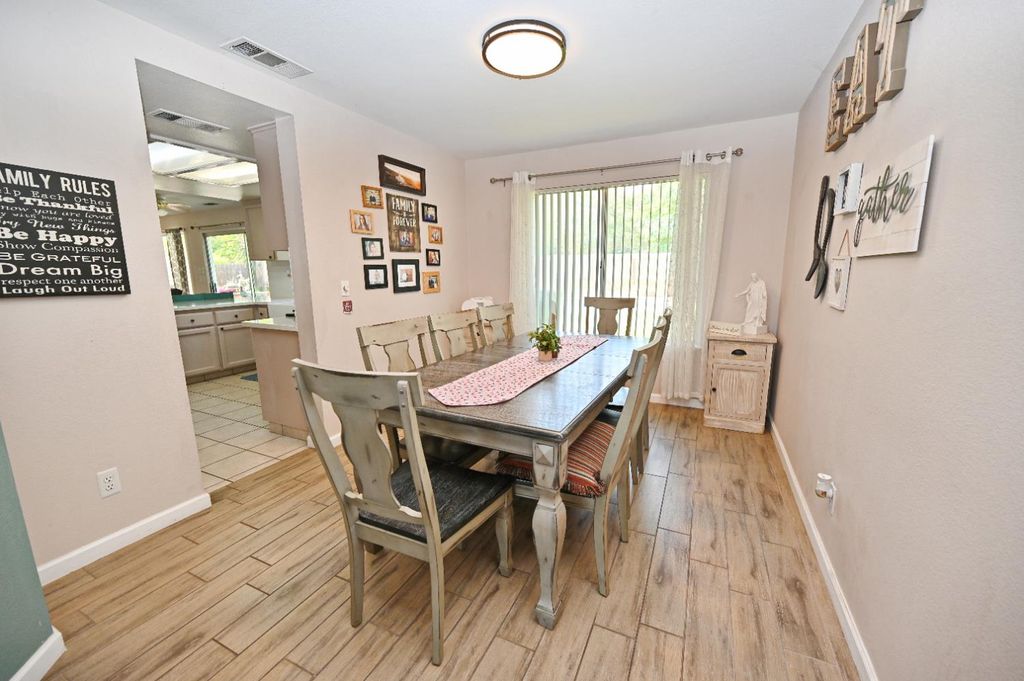 Image 9 of property listing at 870 N Bush Avenue, Clovis, CA 93611