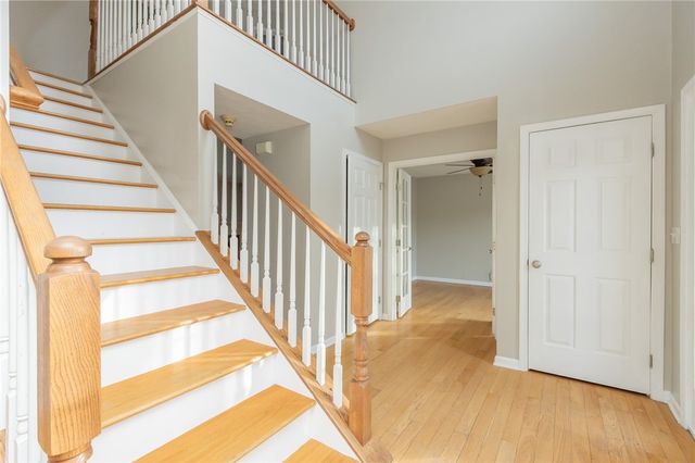 639 White Pine Dr, Adams Twp, PA 16046