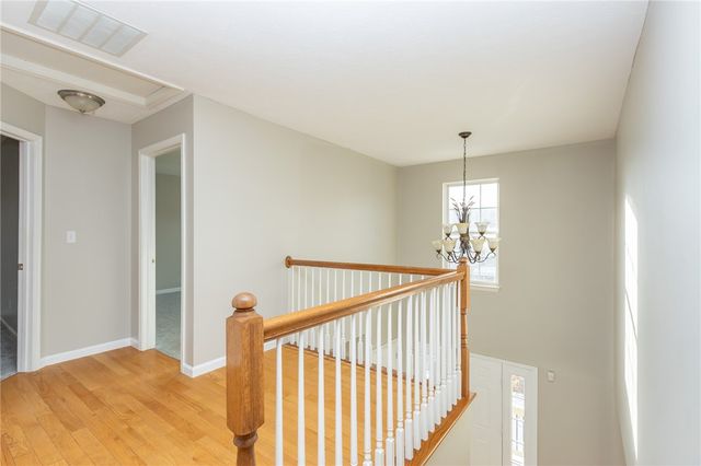 639 White Pine Dr, Adams Twp, PA 16046