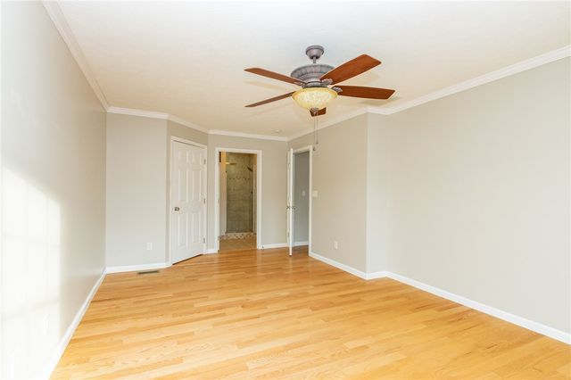 639 White Pine Dr, Adams Twp, PA 16046