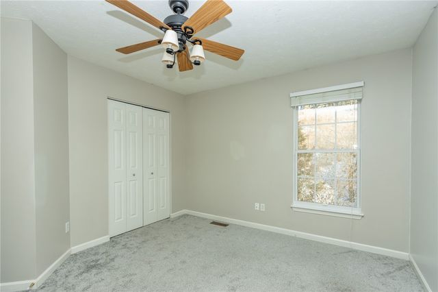 639 White Pine Dr, Adams Twp, PA 16046