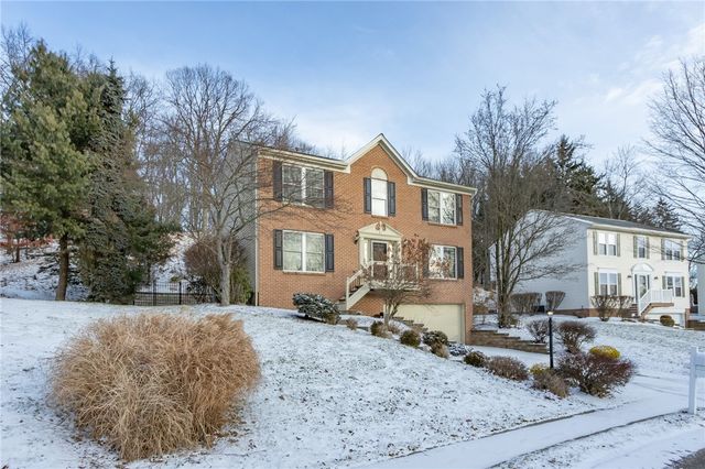 639 White Pine Dr, Adams Twp, PA 16046