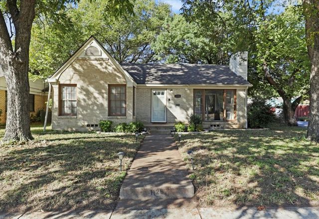 1129 N Riverside Drive, Fort Worth, TX 76111