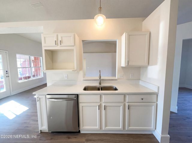 978 TAMMY COVE Lane, Jacksonville, FL 32218