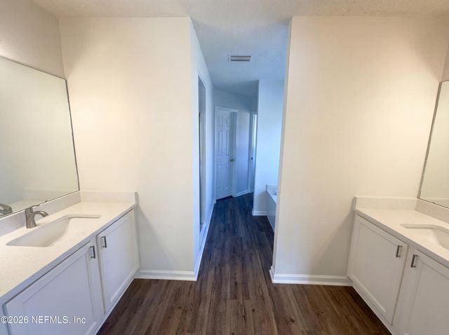 978 TAMMY COVE Lane, Jacksonville, FL 32218