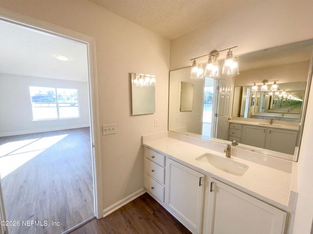 978 TAMMY COVE Lane, Jacksonville, FL 32218