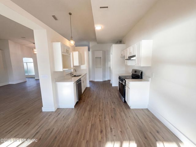 978 TAMMY COVE Lane, Jacksonville, FL 32218