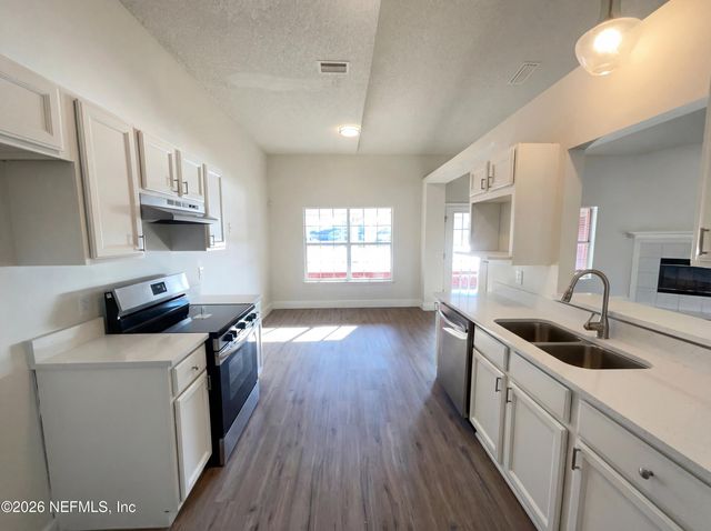 978 TAMMY COVE Lane, Jacksonville, FL 32218