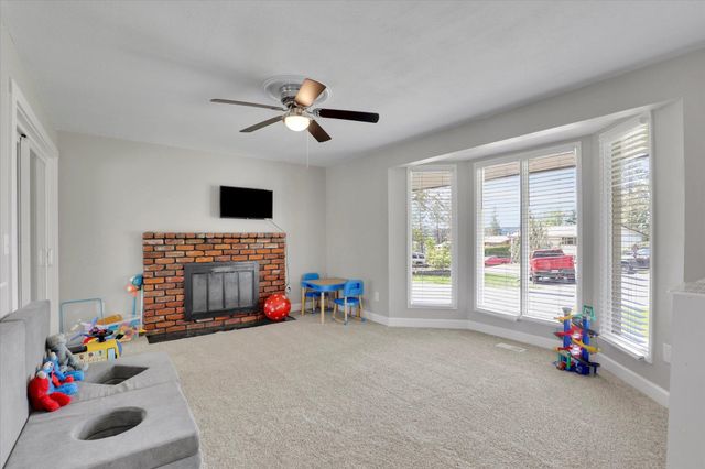 8428 N Susan Ct, Spokane, WA 99208