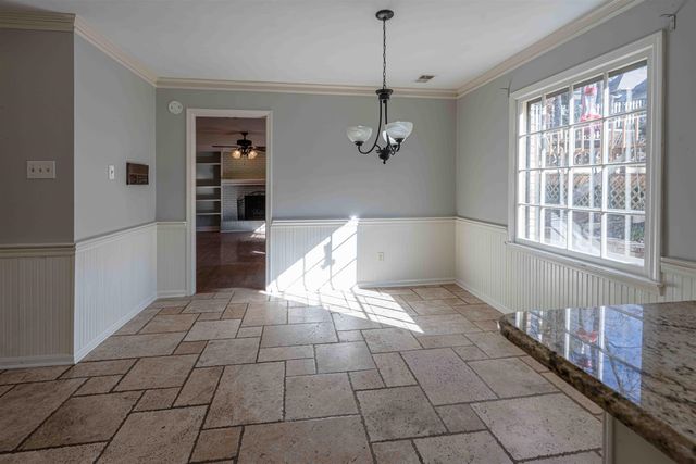 8883 FARMOOR RD, Germantown, TN 38139