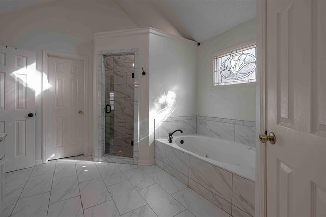 8883 FARMOOR RD, Germantown, TN 38139