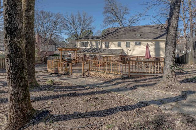 8883 FARMOOR RD, Germantown, TN 38139