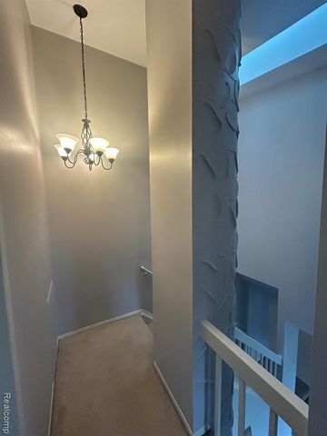 31164 Country Way, Farmington Hills, MI 48331