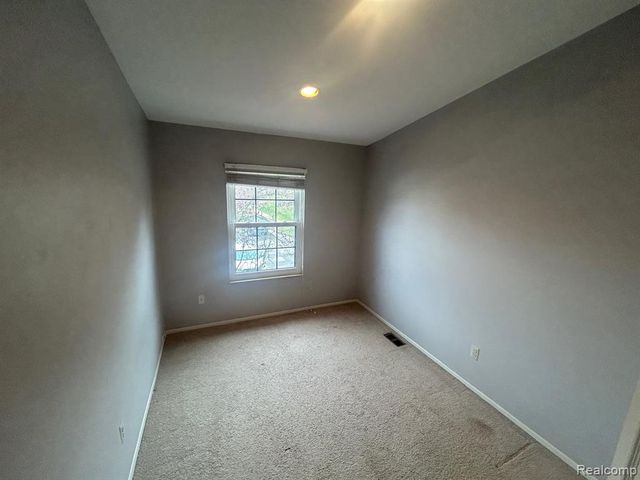 31164 Country Way, Farmington Hills, MI 48331
